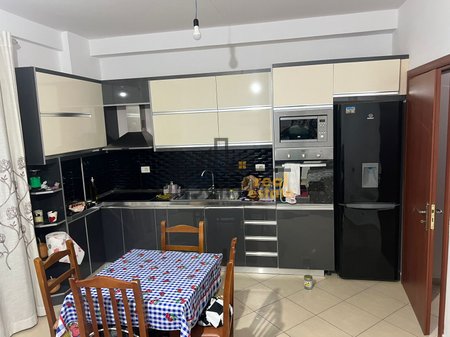 Qera, Apartament 1+1, Fresku, Tiranë - 400€ | 70 m²