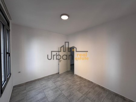 Qera, Zyrë , Medreseja, Tiranë - 500€ | 75 m²