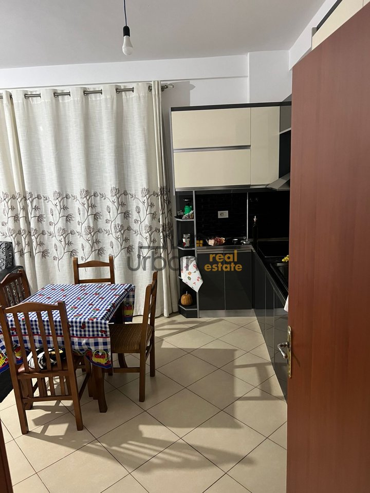 Qera, Apartament 1+1, Fresku, Tiranë - 400€ | 70 m²