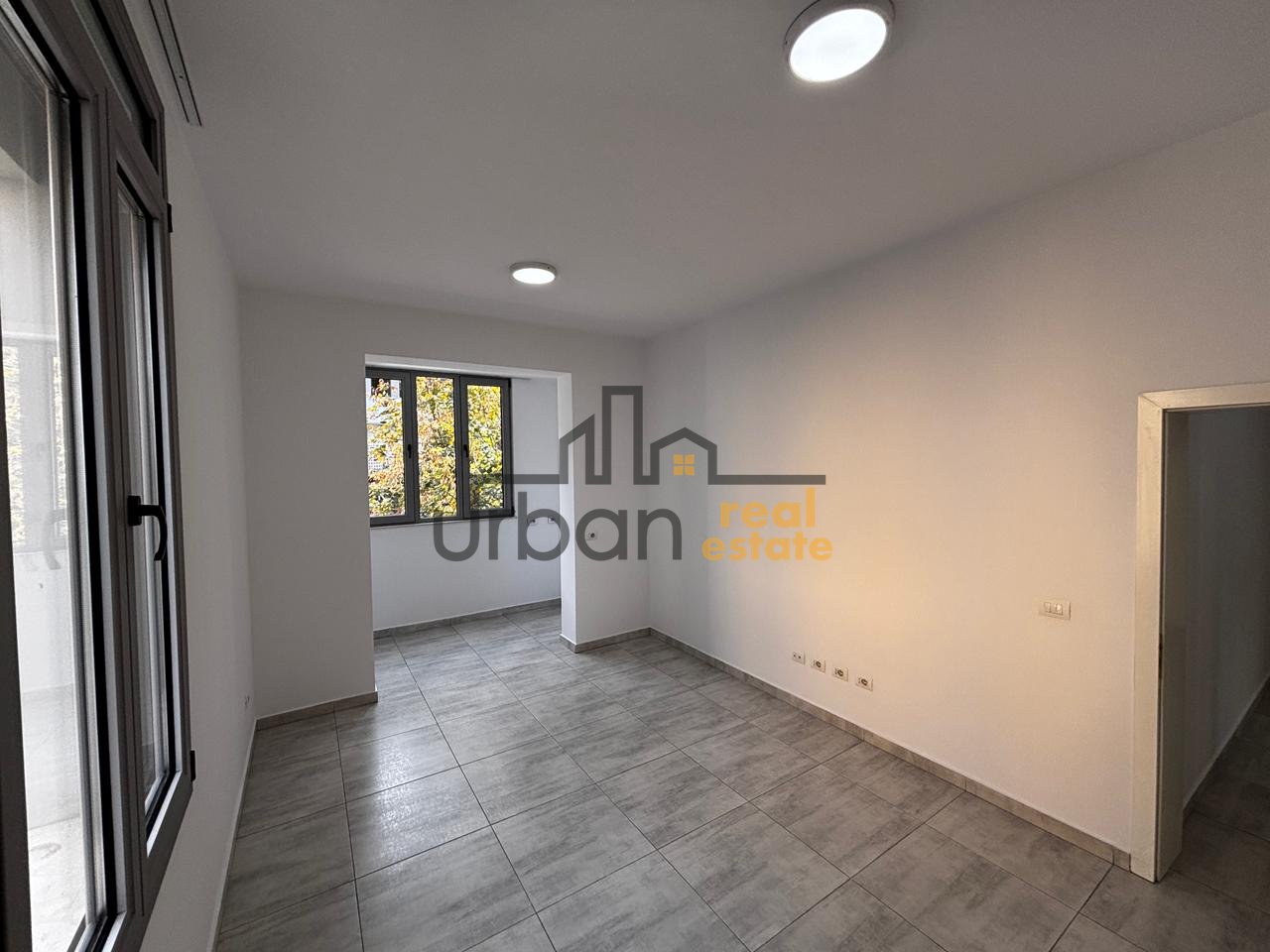 Qera, Zyrë , Medreseja, Tiranë - 500€ | 75 m²