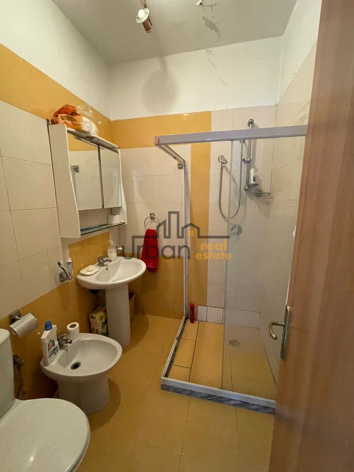 Qera, Apartament 2+1+2, Stacioni i Trenit, Tiranë - 70.000 Leke | 115 m²