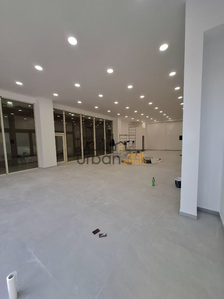 Shitet, Dyqan, Bulevardi ''Gjergj Fishta'', Tiranë - 1150000€ | 166.3 m²