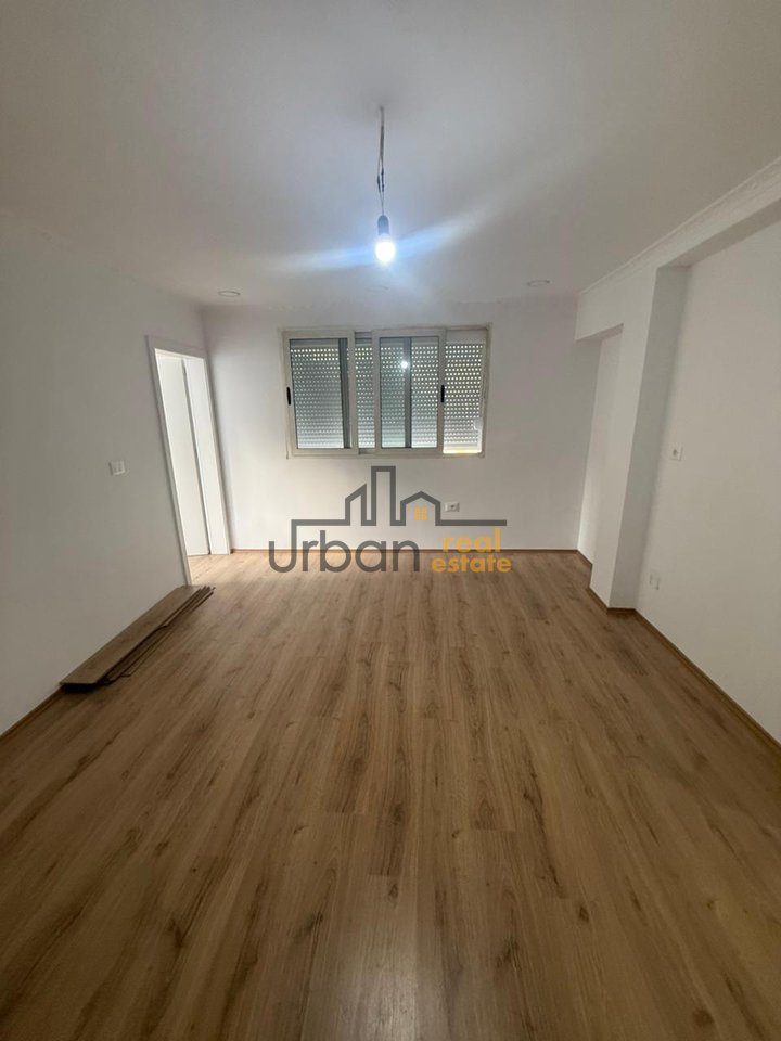 Shitet, Apartament 2+1, Komuna e Parisit, Tiranë - 165,000€ | 72 m²