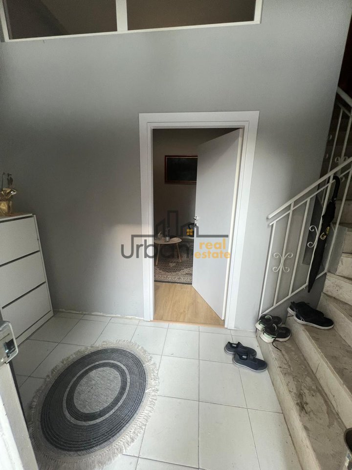 In vendita, Villa su 3 piani, Vicino alla Scuola di Balletto, Tirana - In vendita 450.000€ | 200 m²