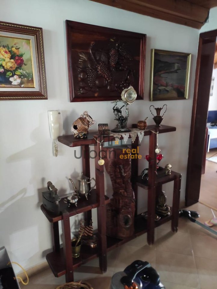 Shitet, Vilë, 4 Katëshe , Qendër, Tiranë - 900000€ | 550 m²