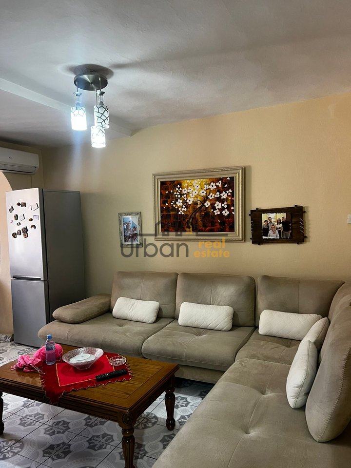 Shitet, Apartament 2+1,  Xhamllik, Tiranë - 130000€ | 65 m²