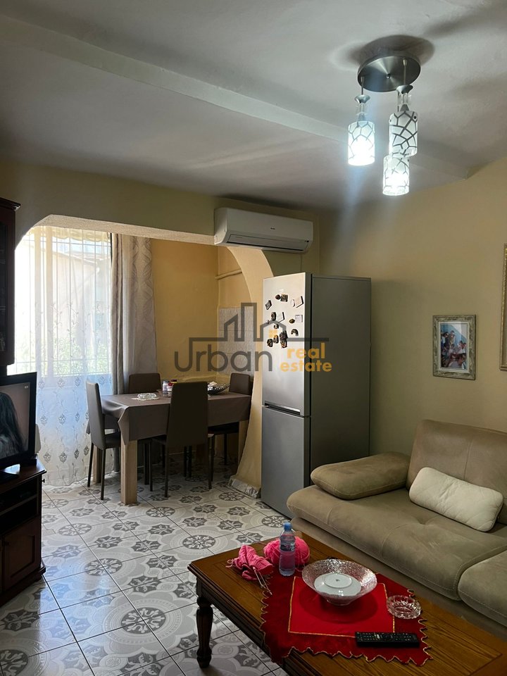 Shitet, Apartament 2+1,  Xhamllik, Tiranë - 130000€ | 65 m²