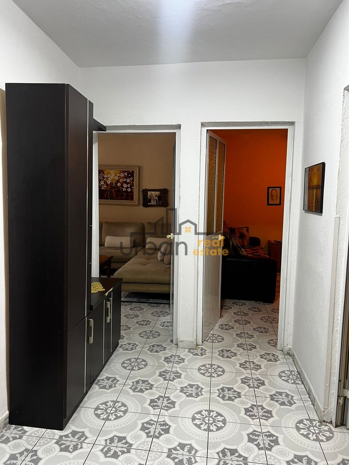 Shitet, Apartament 2+1,  Xhamllik, Tiranë - 130000€ | 65 m²