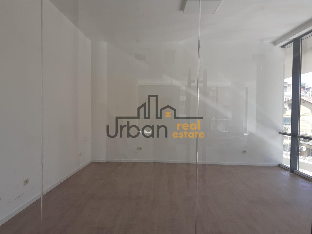 Qera, Dyqan, Rruga Mine Peza, Tirana - 800€ | 44 m²
