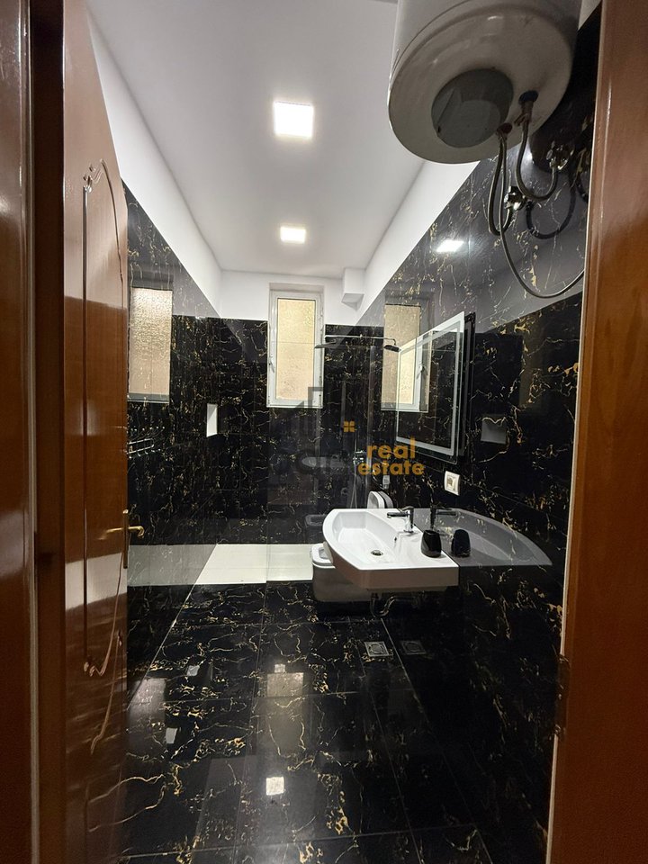 For rent, 1+1 Apartment + Kitchen area, Willson Square, Tirana - 650€ | 70 m²