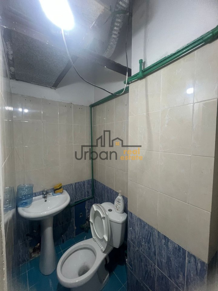 In Vendita, Attività - Lavanderia a Secco, Comune di Parigi, Tirana - €15.000 | 45 m²