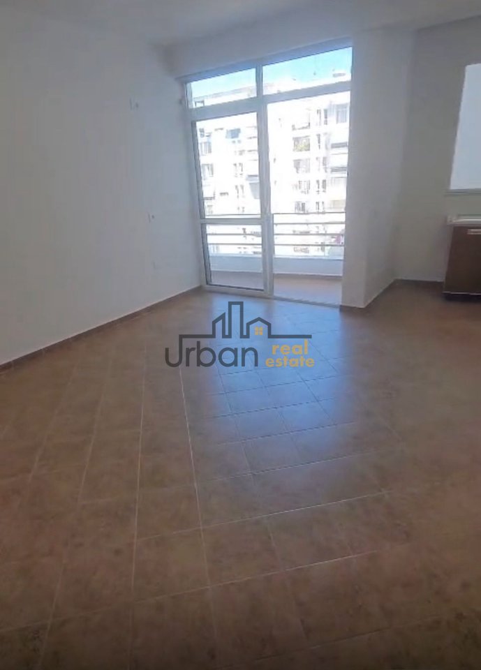 In affitto, Appartamento 2+1+2, Astir, Tirana - €350 | 105 m²