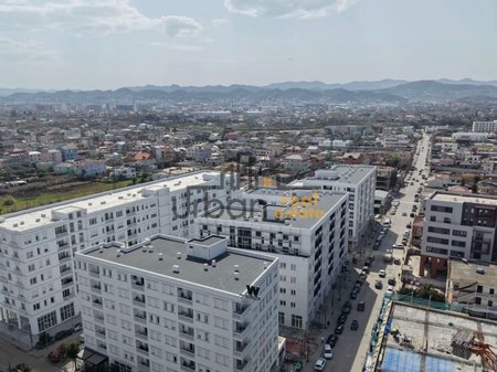 Shitet, Dyqan , Kamëz, Tiranë - 190,000€ | 76 m²