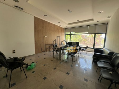 Shitet, Ambient multifunksionale 3 katësh, Ish Blloku, Tiranë - 1.500.000€ | 350 m²