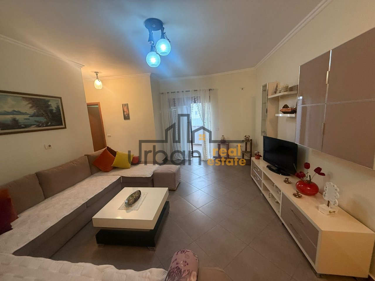 Qera, Apartament 2+1, Pallatet e Verdha, Tiranë - 450€ | 85 m²