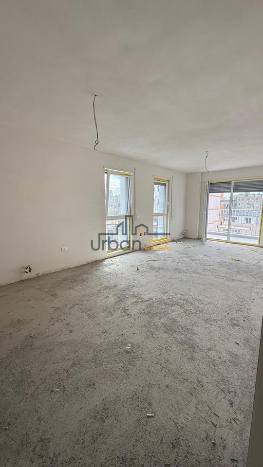 Shitet, Apartament 2+1+2 , Xhamllik, Tiranë - 242,000€ | 121 m²