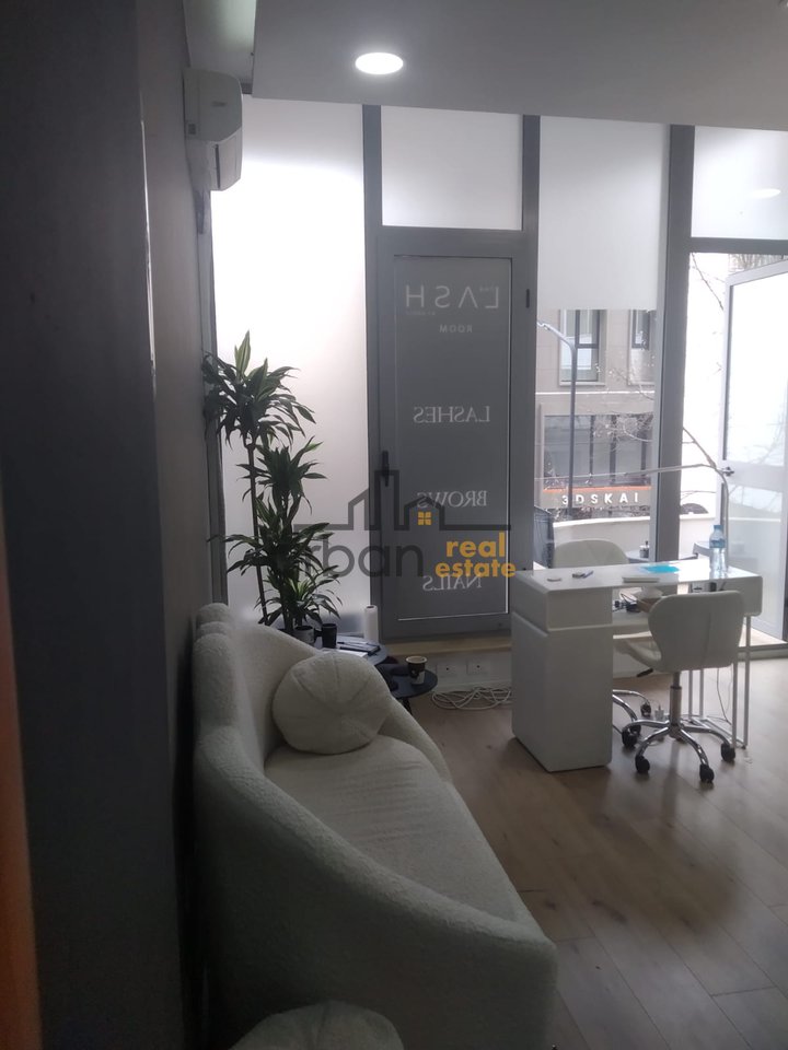 Qera, Ambient Biznesi, Ish Blloku, Tiranë - 500€ | 31 m²