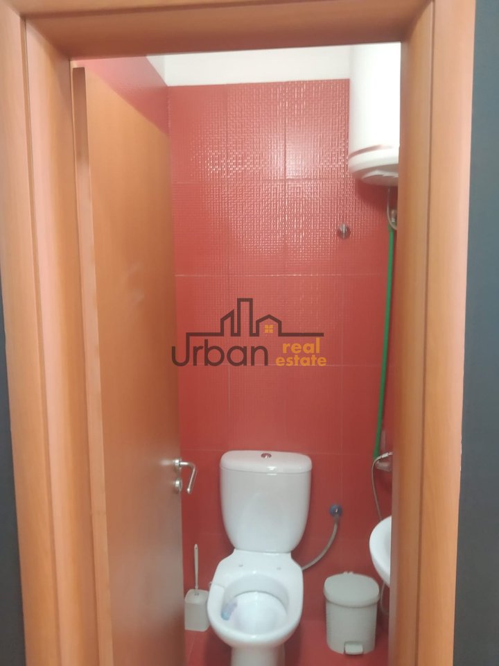Qera, Ambient Biznesi, Ish Blloku, Tiranë - 500€ | 31 m²
