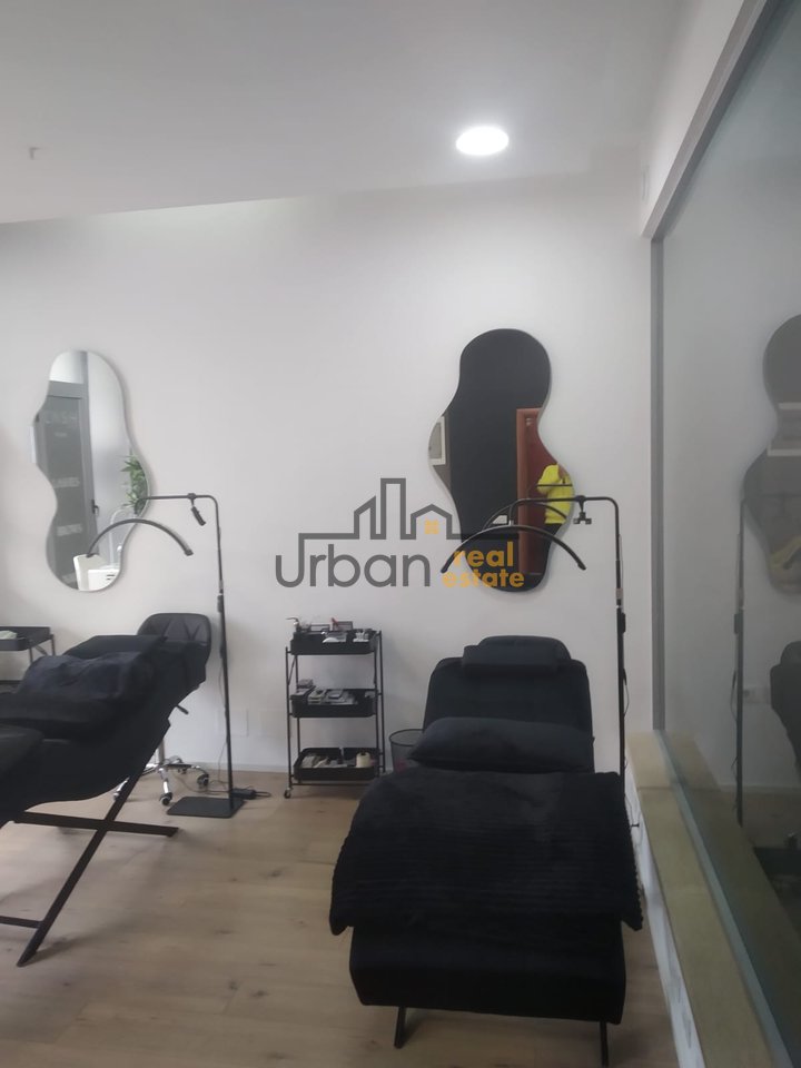 Qera, Ambient Biznesi, Ish Blloku, Tiranë - 500€ | 31 m²