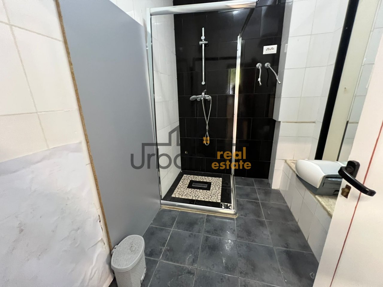 Qera, Ambient Biznesi, Blloku, Tiranë - 1500€ | 115 m²