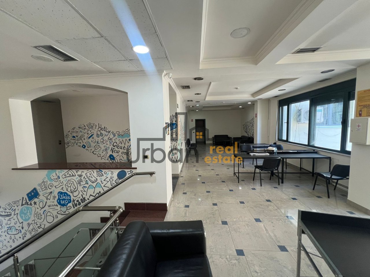 Shitet, Ambient multifunksionale 3 katësh, Ish Blloku, Tiranë - 1.500.000€ | 350 m²