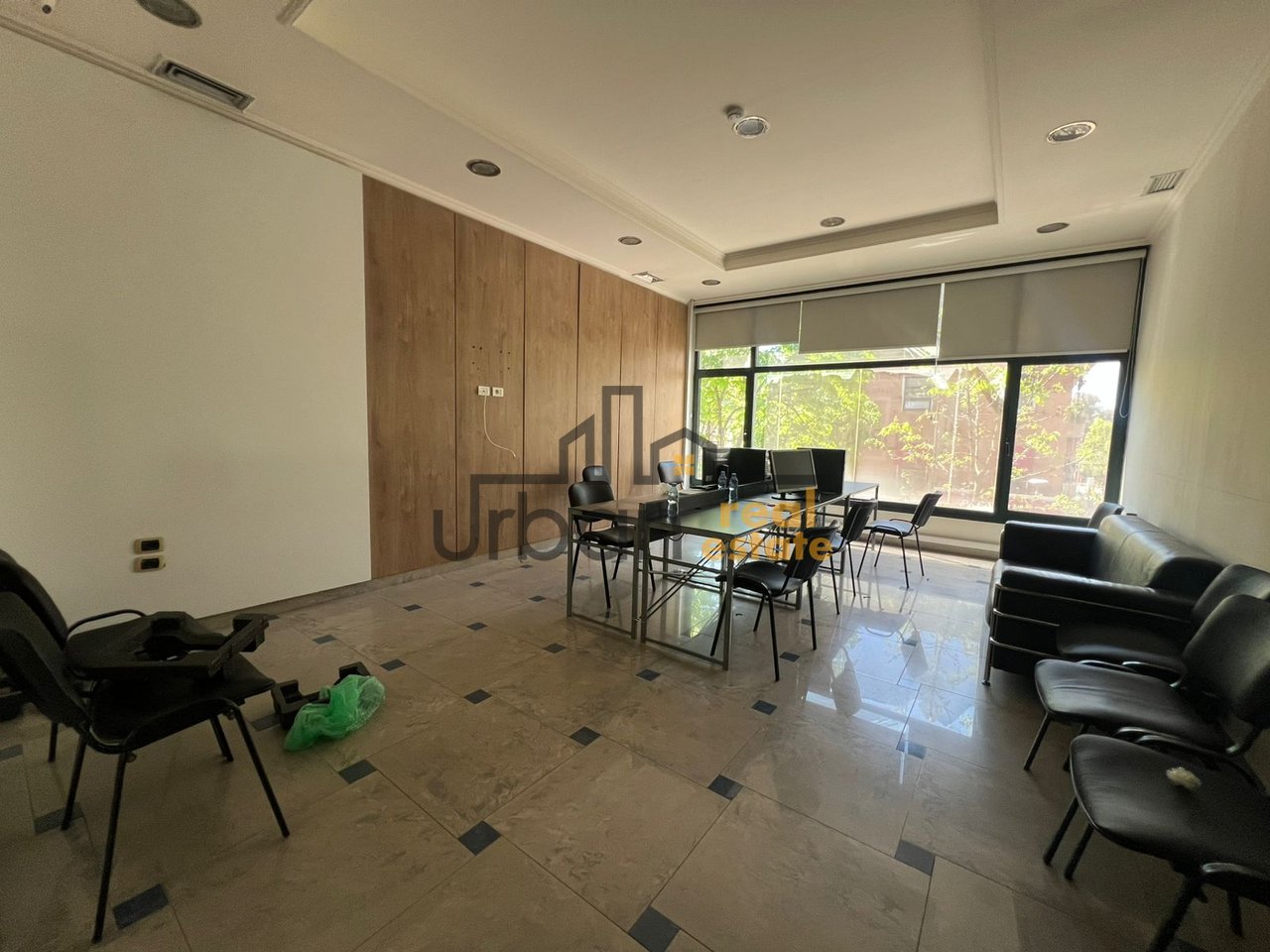 Shitet, Ambient multifunksionale 3 katësh, Ish Blloku, Tiranë - 1.500.000€ | 350 m²