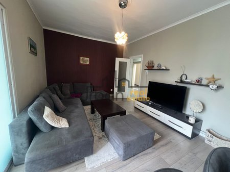 Qera, Apartament 2+1+2, 9 Katëshet, Tiranë - 700€ | 90 m²