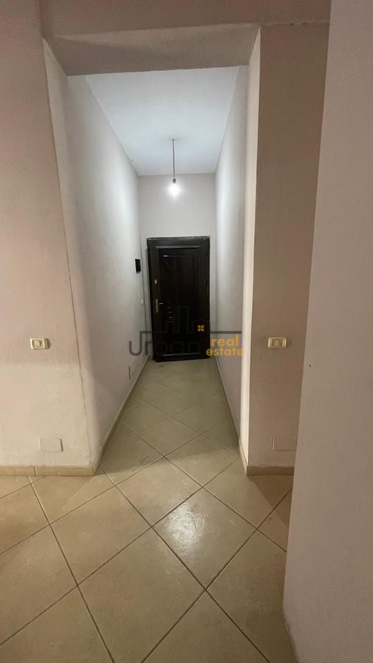 Qera,  Ambient Komercial, Astir, Tiranë - 450€ | 110 m²