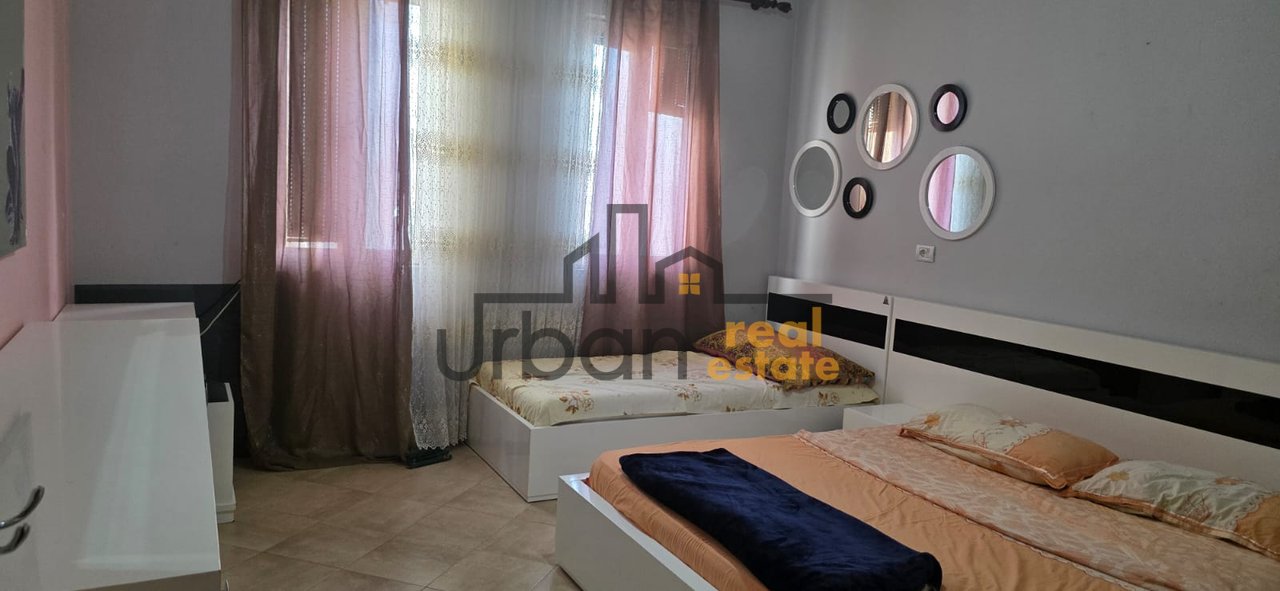 Ekskuzive, Qera, Apartament 1+1 , Fresku, Tiranë - 40,000 lekë | 65 m²
