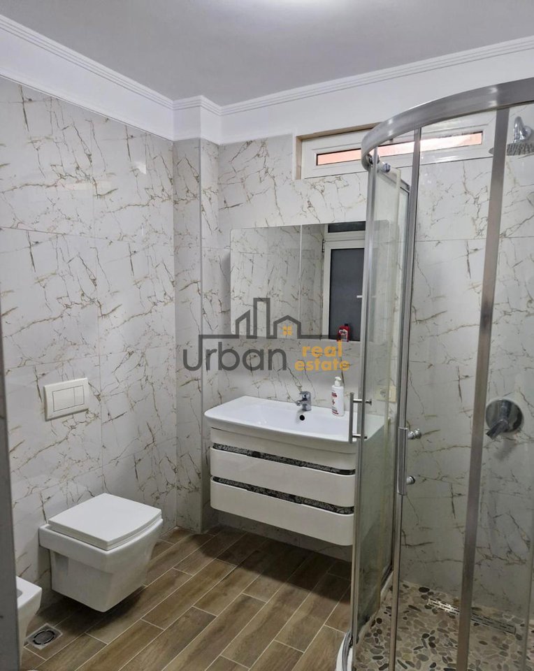 Shitet, Apartament 3+1+2 , Xhamlliku , Tiranë - 209,000€ | 126.3 m²