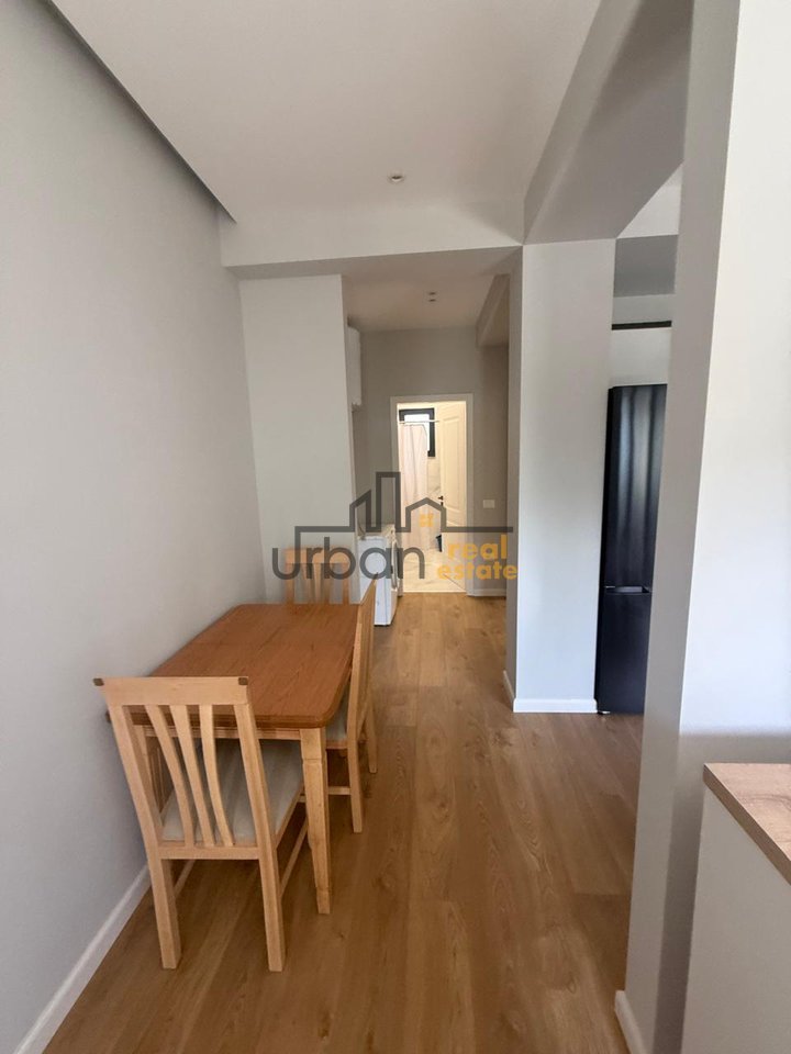 Qera, Apartament 1+1+ Post Parking, Fresku, Tiranë - 35,000 lekë | 65 m²