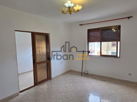 Shitet, Apartament 1+1,Kombinat, Tiranë - 77,000,000 Leke | 64.5 m²