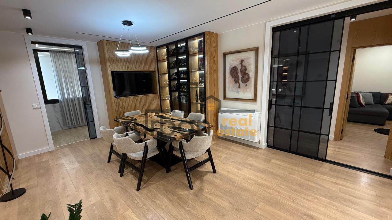 Shitet, Apartament 3+1+2 , Qendër, Tiranës - 450000€ | 145 m²