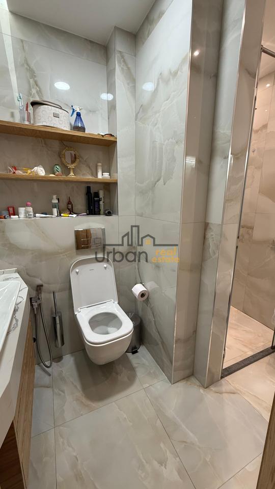 Shitet, Apartament 3+1+2 , Qendër, Tiranës - 450000€ | 145 m²