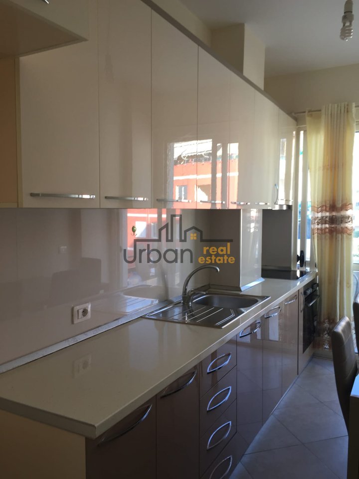 Qera, Apartament 1+1 , Fresku, Tiranë - 450€ | 67 m²