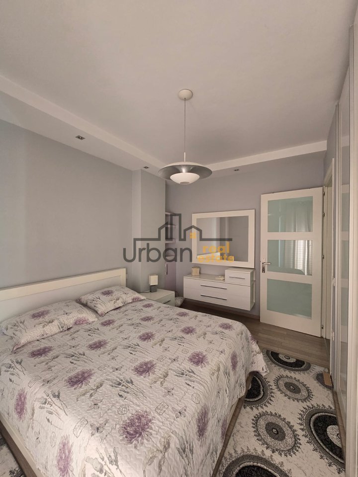 In Affitto, Appartamento 2+1 + Posto Auto, Complesso Kontakt, Tirana - 70.000 Lek | 80 m²