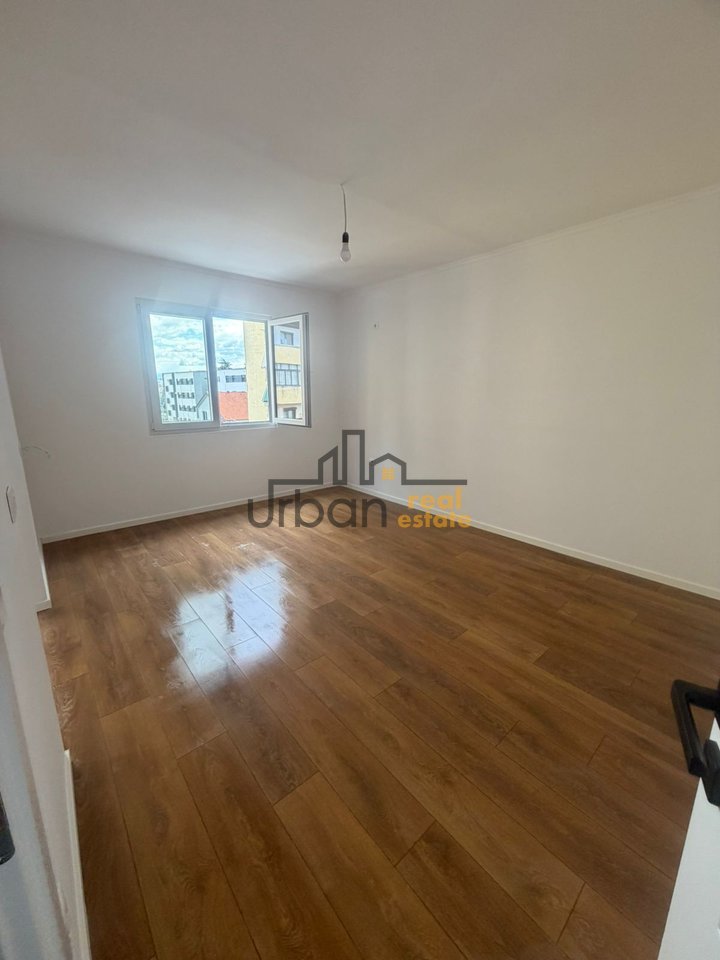 Shitet,  Apartament 1+1,  Porcelan, Tiranë - 98,000€ | 54 m²