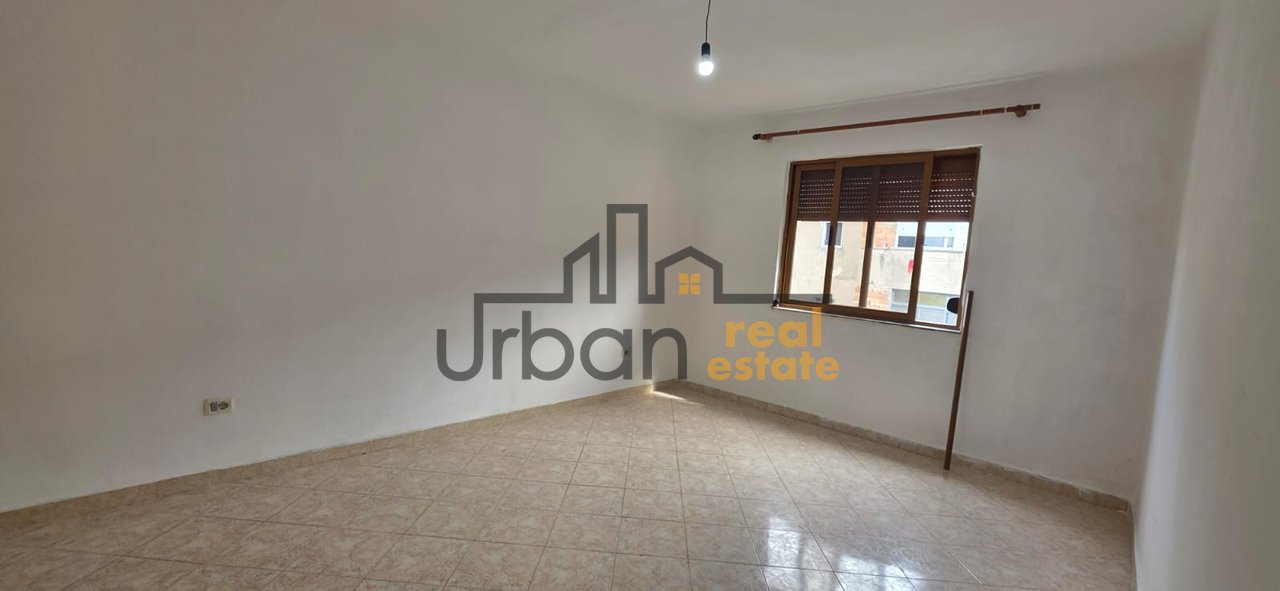 Shitet, Apartament 1+1,Kombinat, Tiranë - 77,000,000 Leke | 64.5 m²