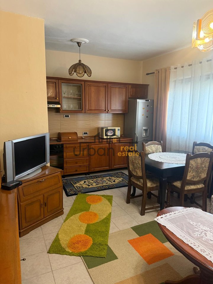 Appartamento 2+1, Vicino a Profarma, Tirana - 40.000 Lek | 110 m²