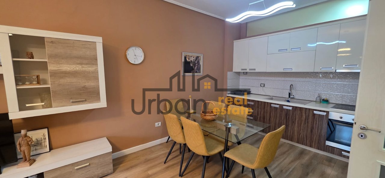 In affitto, Appartamento 2+1, Dry Lake, Tirana - €700 | 87 m²