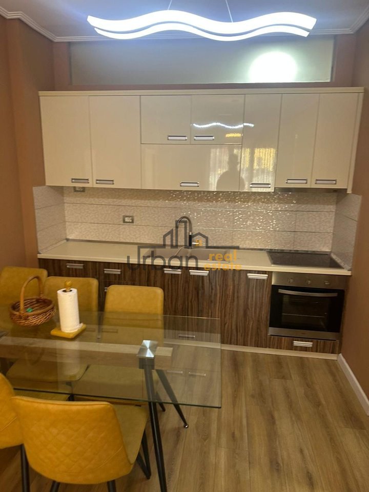 In affitto, Appartamento 2+1, Dry Lake, Tirana - €700 | 87 m²