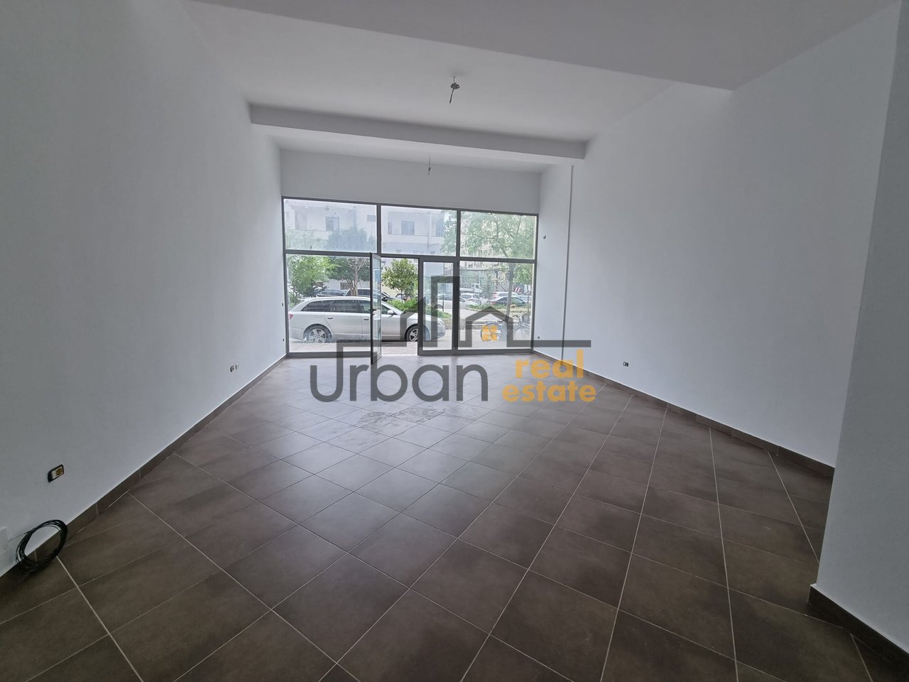 Rent, Shop, Sokrat Miho Street, Tirana - 40,000 lek | 52 m²