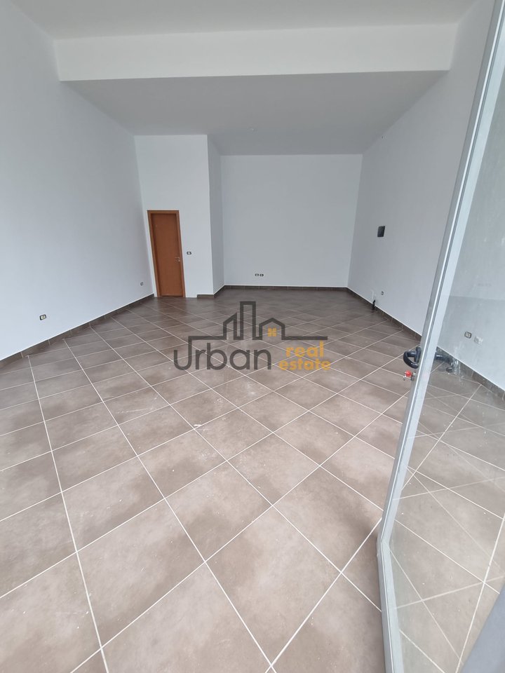 Rent, Shop, Sokrat Miho Street, Tirana - 40,000 lek | 52 m²