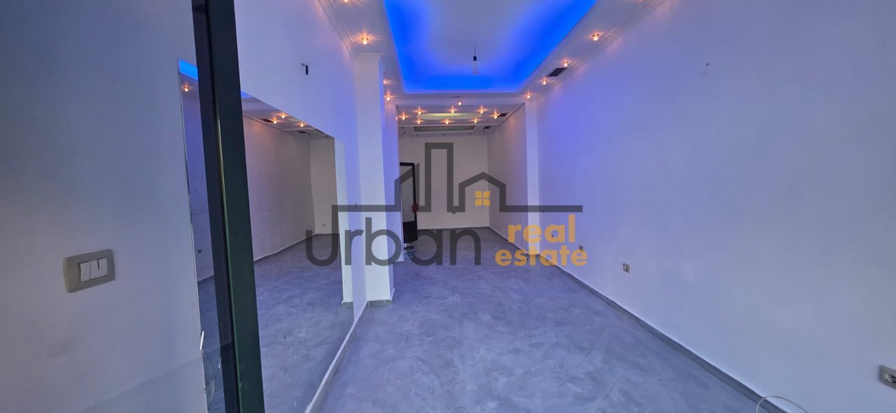Qera, Dyqan , Rruga 5 Maji, Tiranë - 50,000 lekë| 40 m²
