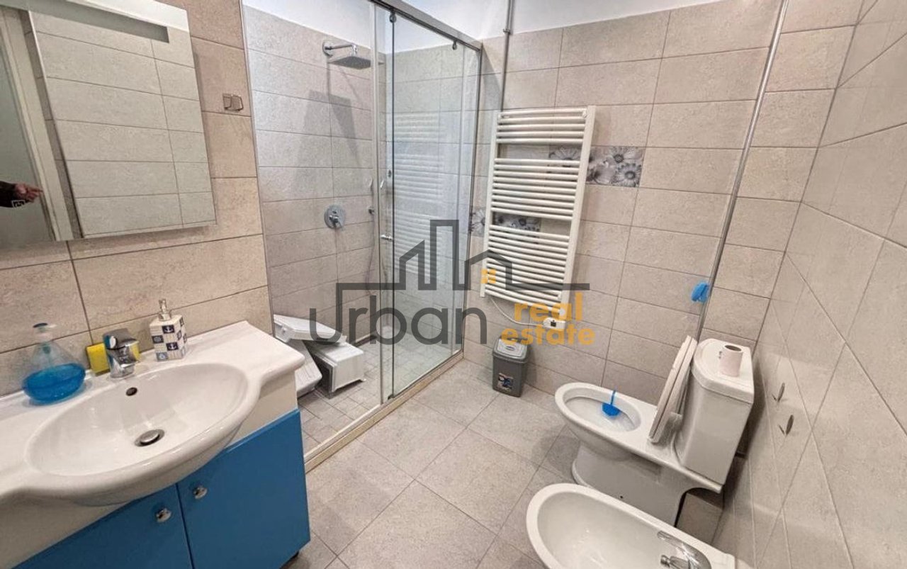 Qera, Apartament 3+1 , Rruga Dervish Hekali, Tiranë – 850€ | 100 m²