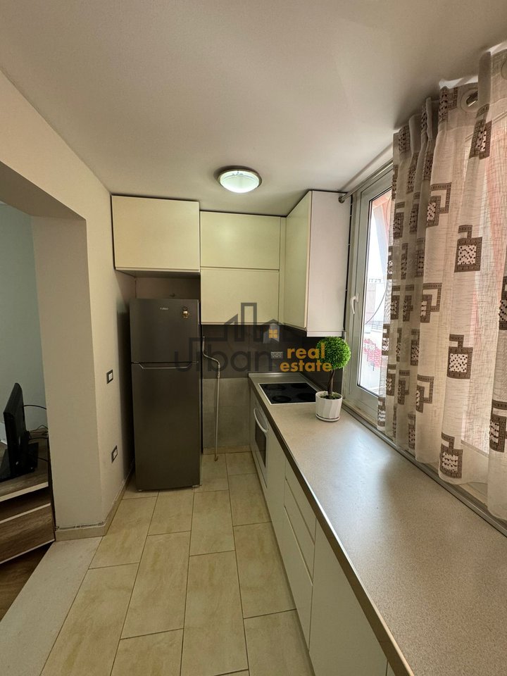 Qera,  Apartament 1+1 , Përballë Shkollës “Besnik Sykja”, Tiranë - 55,000 lekë  | 70 m²