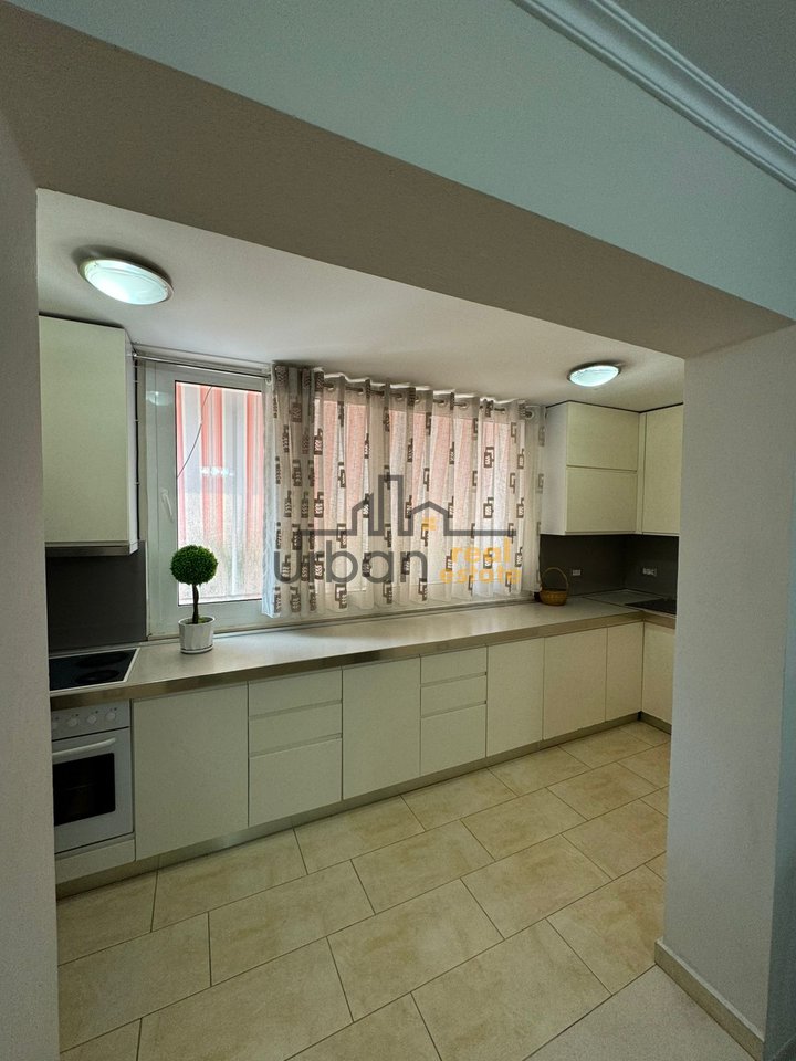 Qera,  Apartament 1+1 , Përballë Shkollës “Besnik Sykja”, Tiranë - 55,000 lekë  | 70 m²