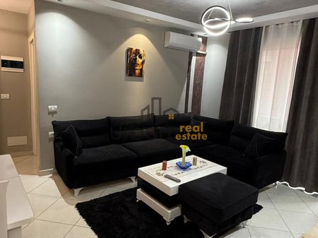 In affitto, Appartamento 3+1, Giardino Botanico, Tirana - 550€ | 92 m²