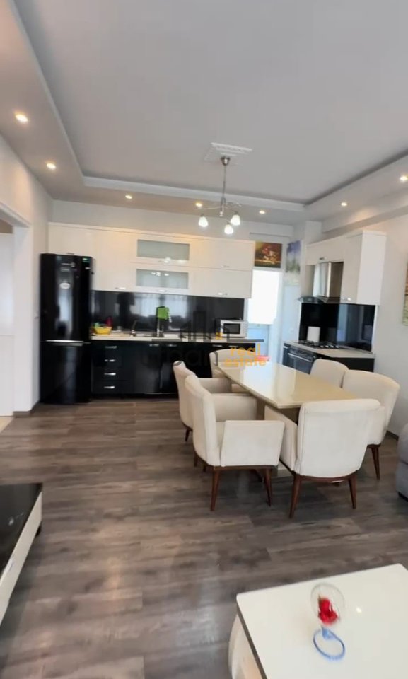 Qera, Apartament 2+1+2,  Pranë Kopshtit Zoologjik, Tiranë - 258,000€ | 93 m²