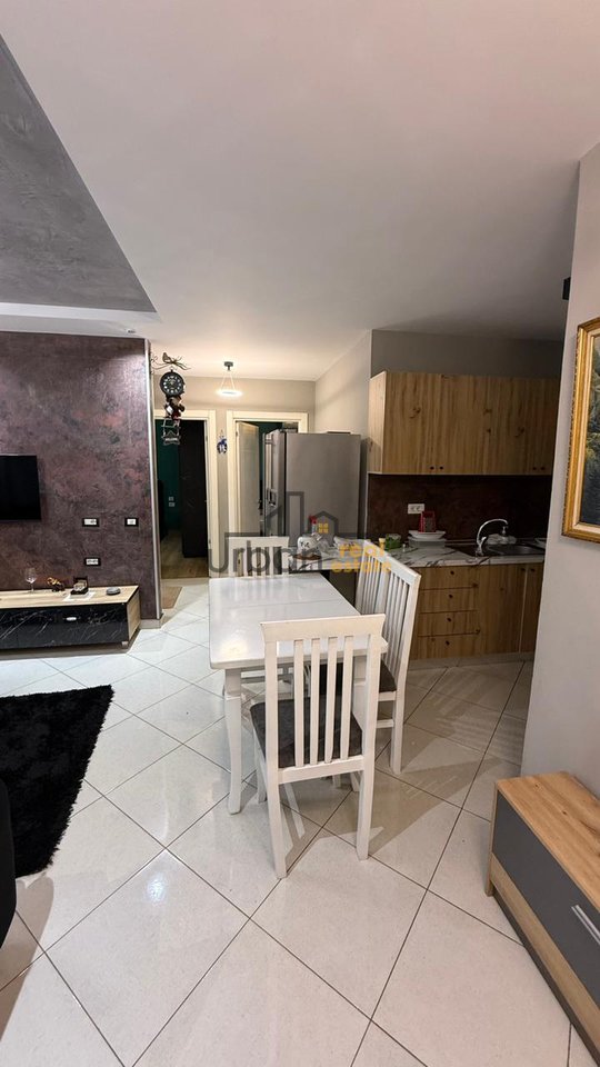 In affitto, Appartamento 3+1, Giardino Botanico, Tirana - 550€ | 92 m²